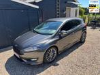 Ford Focus 125PK ST-Line CLIMA | CRUISE CONTROL | STOELVERWA, Auto's, Ford, Gebruikt, Zwart, Origineel Nederlands, Handgeschakeld