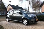 Toyota Aygo 1.0 12V Vvt-i 3DRS MMT 2010 Grijs, Auto's, Voorwielaandrijving, Stof, 4 stoelen, 68 pk