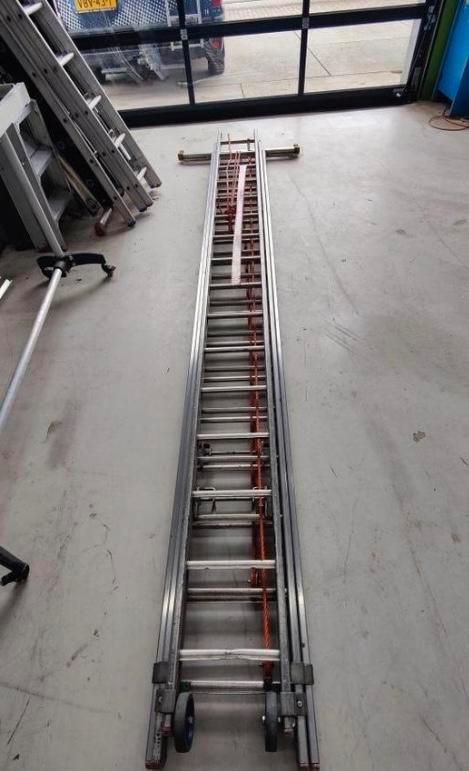Reformladder 3x16 treden, ca.11m werkhoogte, gekeurd in 2024, Doe-het-zelf en Verbouw, Ladders en Trappen, Gebruikt, Ladder, 4 meter of meer
