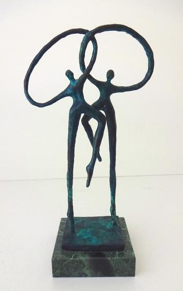 Bronzen beeld staande figuren groen cirkels Ammerlaan 3805-b beschikbaar voor biedingen