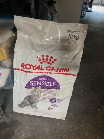 Royal canin regular sensible & tigerino kattenbakvulling beschikbaar voor biedingen