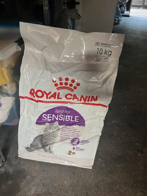 Royal canin regular sensible & tigerino kattenbakvulling, Dieren en Toebehoren, Dierenvoeding, Hond, Ophalen
