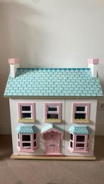 Le Toy Van Poppenhuis, compleet gemeubileerd, Ophalen, Zo goed als nieuw