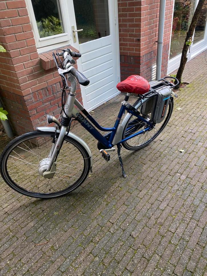 Giant ion elektrische fiets (met 2 accus), Fietsen en Brommers, Fietsen | Dames | Moederfietsen, Zo goed als nieuw, Giant, 0 zitjes