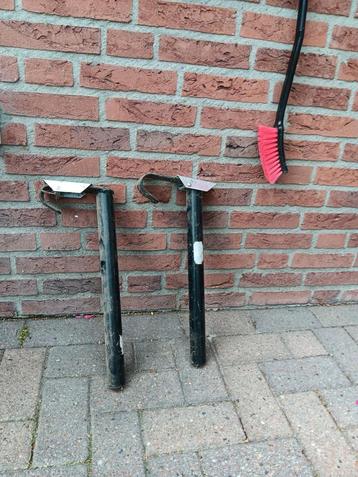 Zadelsteunen voor rijzadels beschikbaar voor biedingen