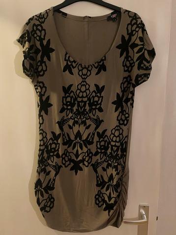 Mooie Enjoy Shirt - Maat l valt kleiner uit beschikbaar voor biedingen