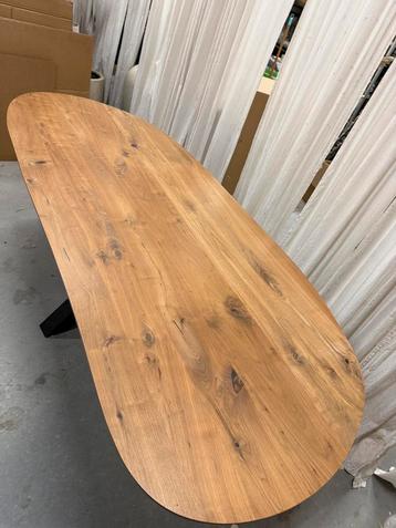 220 x 90 cm massief eiken organische ovale eettafel beschikbaar voor biedingen