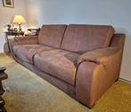Bruin/cognac suede 3 zits bank, Huis en Inrichting, Banken | Bankstellen, Ophalen, Driepersoons, 75 tot 100 cm, Zo goed als nieuw