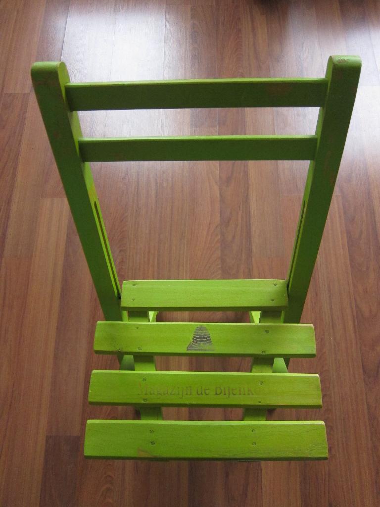 Groene houten Bijenkorf klapstoel, Ophalen