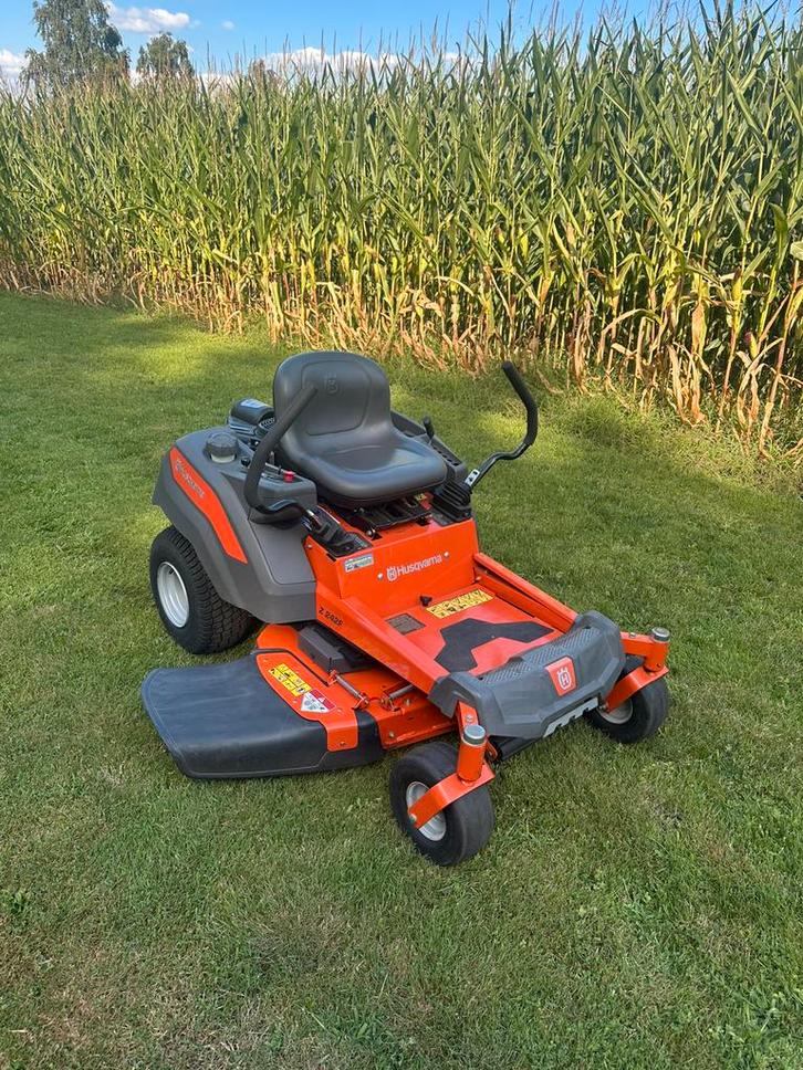 Husqvarna zf242f, Tuin en Terras, Zitmaaiers, Zo goed als nieuw, Mulchfunctie, Ophalen of Verzenden