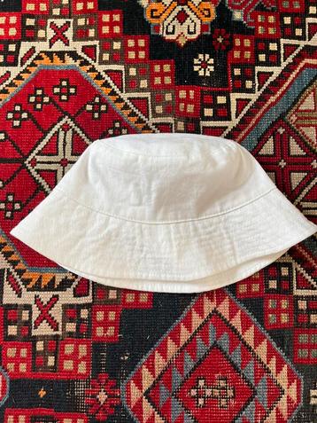 Witte buckethat - nieuw beschikbaar voor biedingen