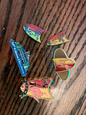 Gezocht elfia pins beschikbaar voor biedingen