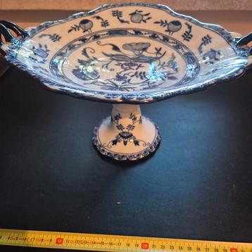 Blauw-wit porseleinen fruitschaal op voet beschikbaar voor biedingen