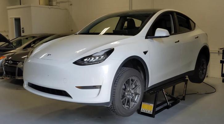 Maak jij de Blits met deze 18” All-seaon voor Tesla Model Y, Auto-onderdelen, Banden en Velgen, Banden en Velgen, All Season, 18 inch