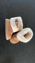 UGG, Kinderen en Baby's, Babykleding | Schoentjes en Sokjes, Ophalen of Verzenden, Zo goed als nieuw, Jongetje of Meisje, Laarsjes