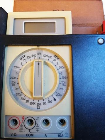Diverse volt meters beschikbaar voor biedingen