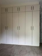 Ruime Bribus kastenwand met veel opbergruimte, Huis en Inrichting, Ophalen, 200 cm of meer, Met hangruimte, Zo goed als nieuw