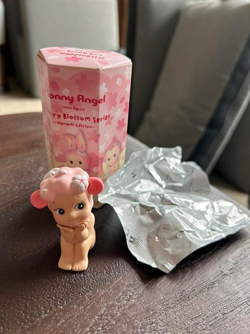 Sonny Angel Cherry Blossom Series - Sheep/Schaap, Verzamelen, Poppetjes en Figuurtjes, Zo goed als nieuw, Ophalen of Verzenden