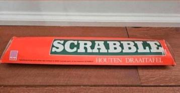 Scrabble Houten draaitafel- van het merk "Sio". Z.g.a.n. beschikbaar voor biedingen