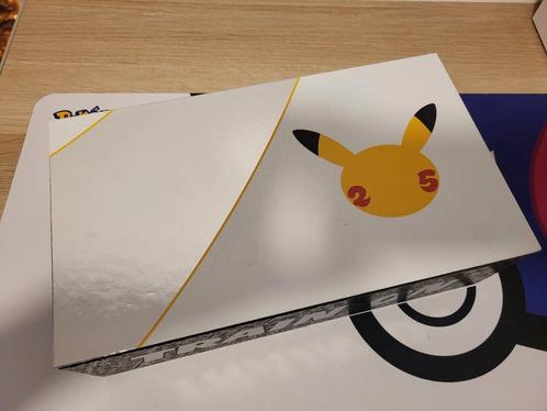 Pokemon celebrations ultra premium collection LEEG, Hobby en Vrije tijd, Verzamelkaartspellen | Pokémon, Nieuw, Overige typen