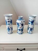 Drie Delfts Blauwe Vazen met Figuren, Ophalen of Verzenden