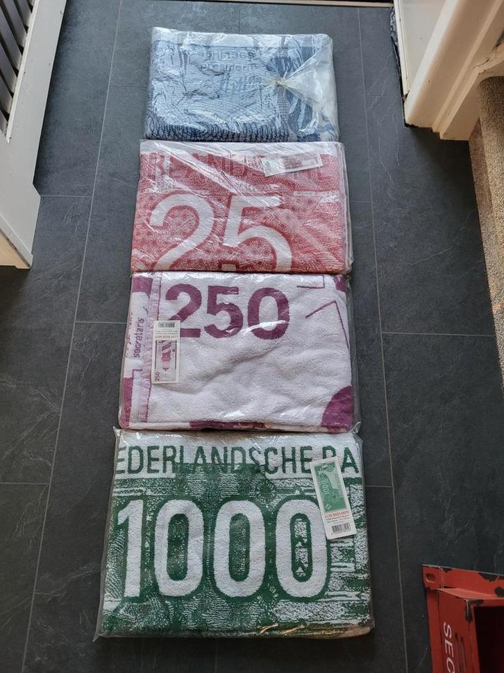Vintage gulden biljet handdoeken Nieuw in verpakking, Huis en Inrichting, Badkamer | Badtextiel en Accessoires, Nieuw, Ophalen