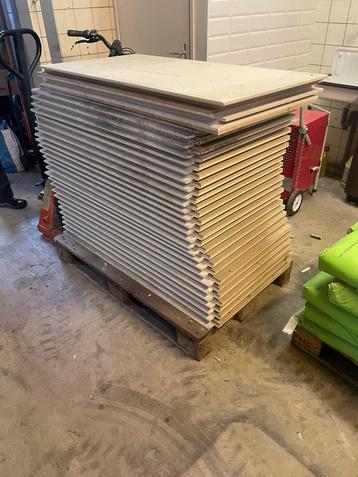 Pallet brioplaten  beschikbaar voor biedingen