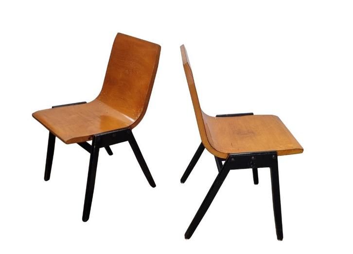 100 Roland Rainer stapelstoelen Wiener Stadhalle 1952, Huis en Inrichting, Stoelen, Gebruikt, Vijf, Zes of meer stoelen, Hout