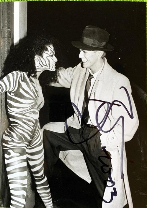David Bowie gesigneerde foto, Verzamelen, Muziek, Artiesten en Beroemdheden, Zo goed als nieuw, Foto of Kaart, Gesigneerd, Ophalen of Verzenden