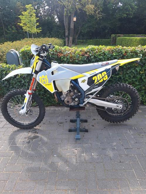 Husqvarna FE350 4-takt 2023, Motoren, Motoren | Husqvarna, Particulier, Enduro, meer dan 35 kW, 1 cilinder, Minimaal motorrijbewijs A1