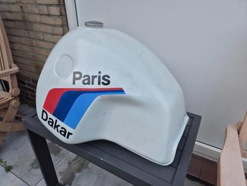 Paris Dakar tank (32 liter) beschikbaar voor biedingen