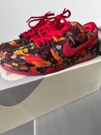 NIKE SB DUNK LOW THE WIZARD OF OZ POPPY FIELD Maat 45 (US11), Kleding | Heren, Schoenen, Overige kleuren, Verzenden, Nike, Sneakers of Gympen