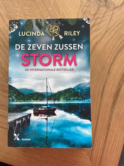 Lucinda Riley - Storm, Boeken, Literatuur, Zo goed als nieuw, Ophalen of Verzenden