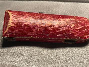 Vintage barnstenen mondstuk in origineel etui beschikbaar voor biedingen