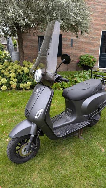 Marengo V-line Exclusive scooter (mat antraciet) beschikbaar voor biedingen