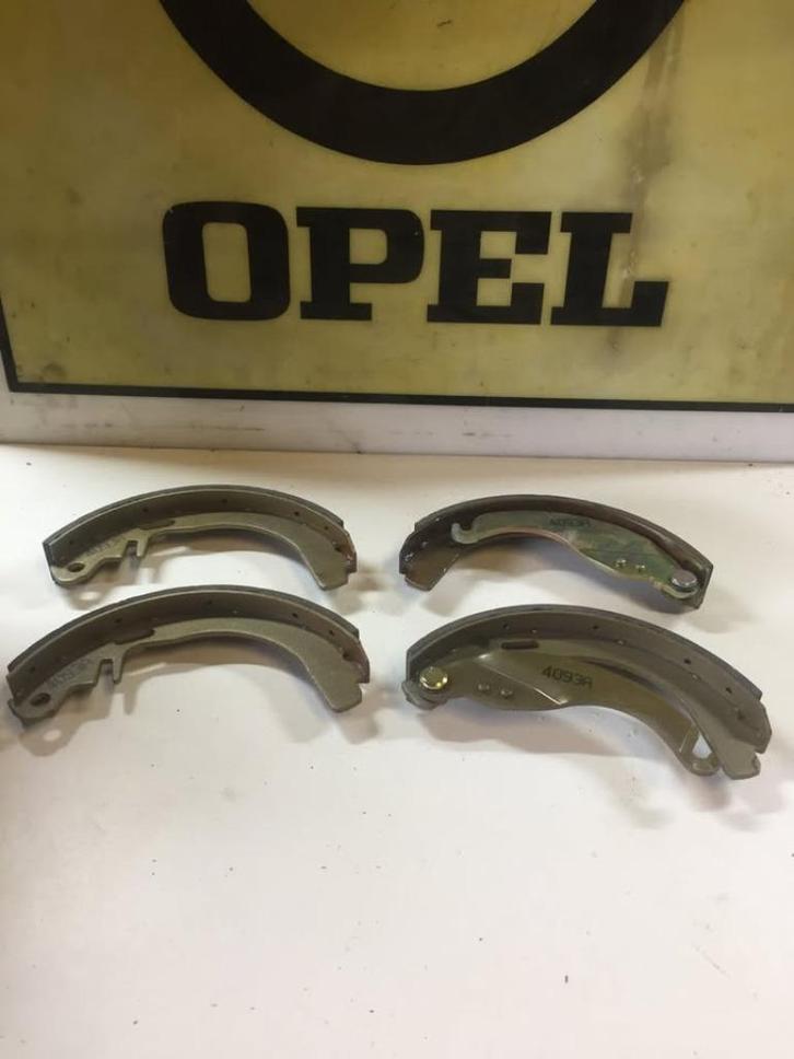 Remschoenen set Opel  Corsa A   90094695, Auto-onderdelen, Verlichting, Opel, Nieuw, Ophalen of Verzenden