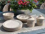 Country stoneware servies, Huis en Inrichting, Keuken | Servies, Ophalen of Verzenden, Zo goed als nieuw, Overige stijlen, Bord(en)