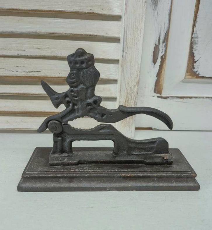 Gietijzeren notenkraker, Antiek en Kunst, Antiek | Overige Antiek, Ophalen of Verzenden