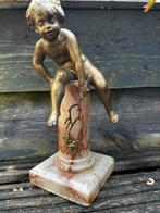 Art Deco Beeld Jongetje met Salamander op Onyx Sokkel, Ophalen of Verzenden