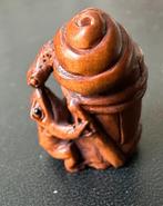 Ojime in buxushout van een kikker en een slak op een ton, Antiek en Kunst, Verzenden