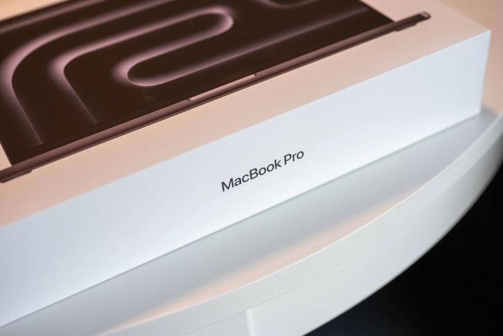 MACBOOK PRO M-CHIP NIEUW TYPE  ORIGINELE VERPAKKING, Computers en Software, Apple Macbooks, Nieuw, MacBook Pro, 16 inch, 4 Ghz of meer