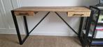 Mangohouten bureau met zwart metalen onderstel, Huis en Inrichting, Bureaus, Ophalen, Zo goed als nieuw, Bureau