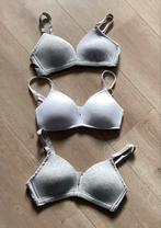 Bh tiener 70 A grijs wit nieuwstaat, Kleding | Dames, Ophalen of Verzenden, BH