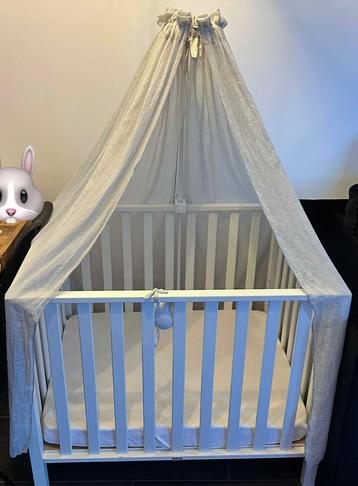Babybox inc. boxkleed, sluier standaard, sluier en matras beschikbaar voor biedingen