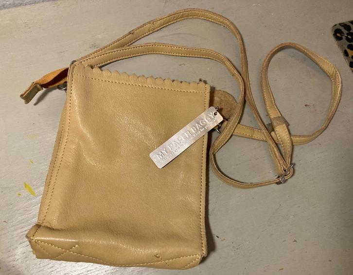 Leren grijs taupe My Paper Baggy design schoudertas tasje, Sieraden, Tassen en Uiterlijk, Tassen | Schoudertassen, Zo goed als nieuw