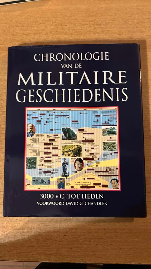 Chronologie van de militaire geschiedenis, Boeken, Oorlog en Militair, Zo goed als nieuw, Ophalen of Verzenden