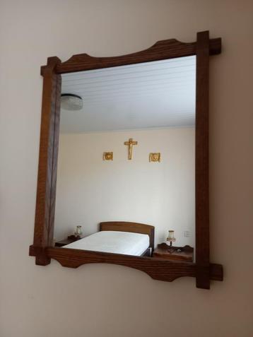 Vintage/retro spiegel met houten rand beschikbaar voor biedingen