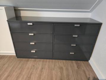 Grote ikea ladekast met 8 lades donker grijs