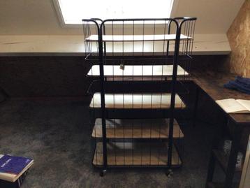 Retro trolley beschikbaar voor biedingen