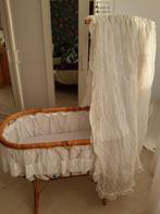 Rotan wiegje met hemeltje van brocante stof, Ophalen, Gebruikt, Wieg